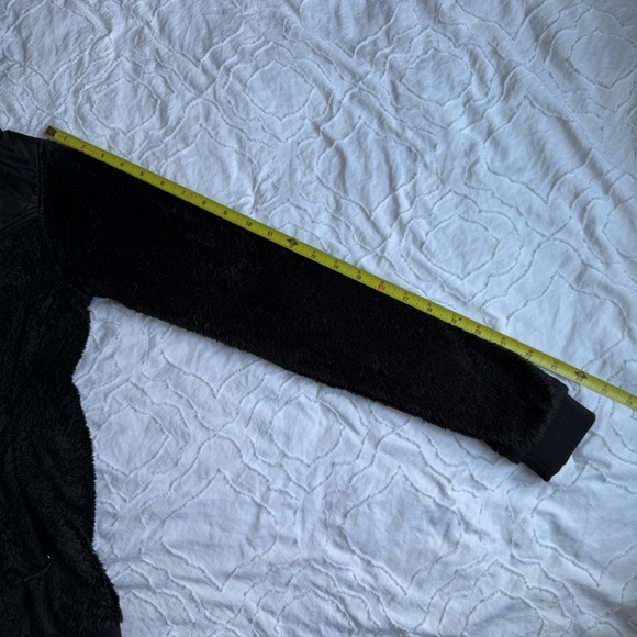 North Face Black Zip Up Fur Fleece With Hood - Picture 6 of 7